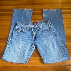 Low waisted flared tilt vintage jeans